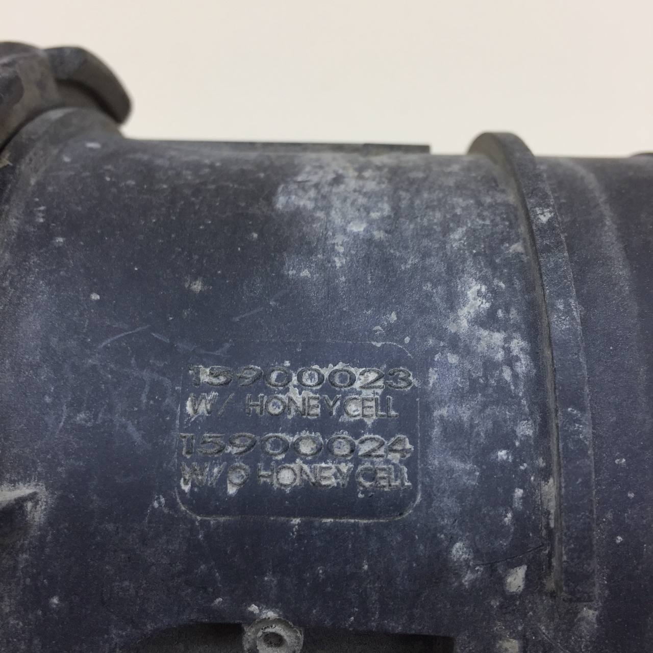 Датчик расхода воздуха (массметр, дмрв) Cadillac Escalade 3 2006-2014