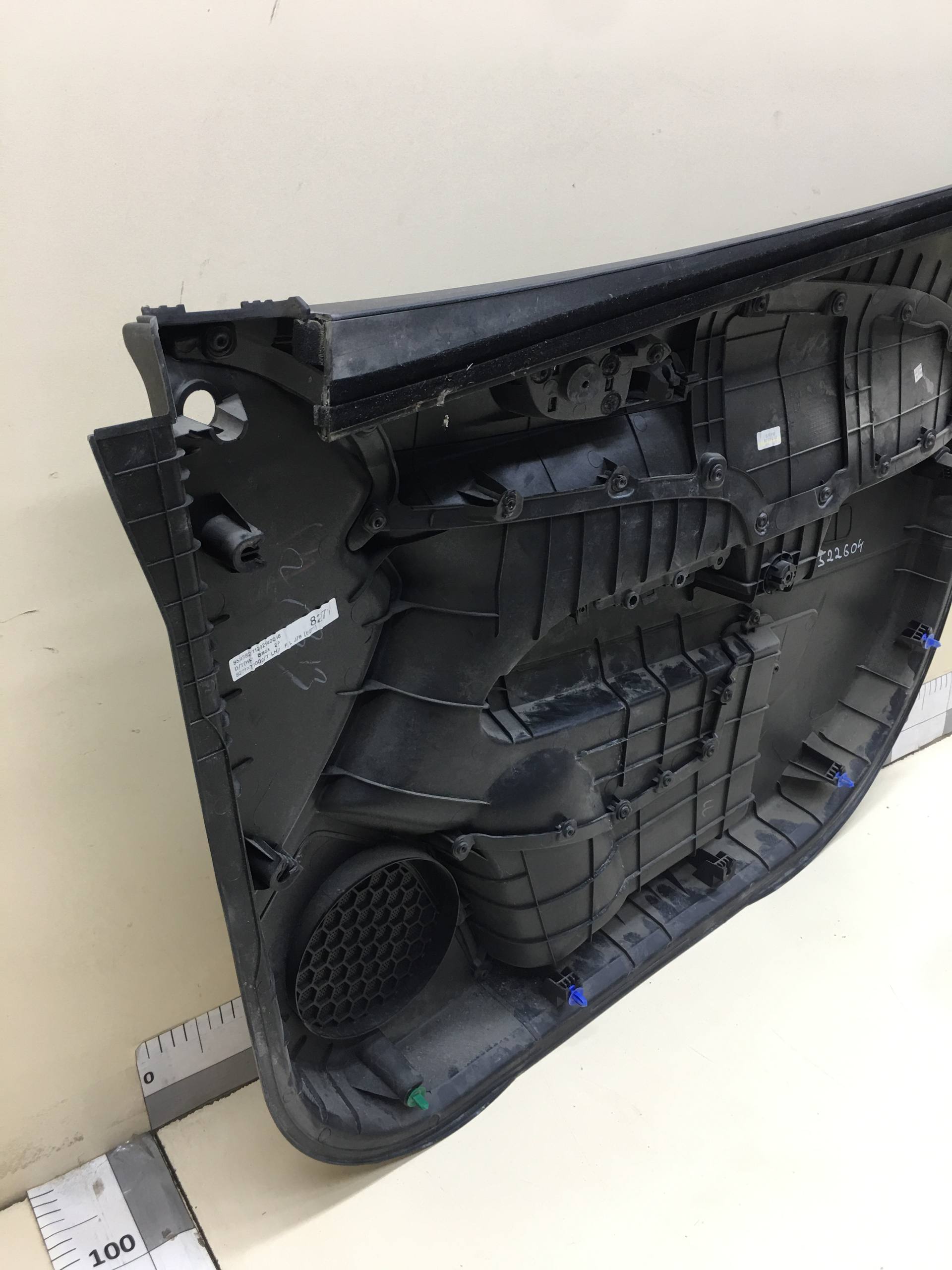 Обшивка двери передней левой Chevrolet Aveo T300 2011>