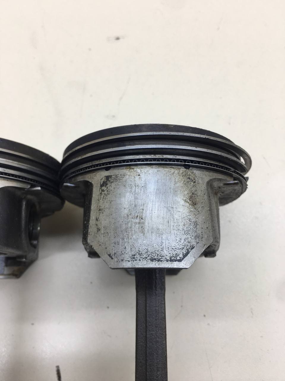 Поршень с шатуном Chevrolet Aveo T300 2011>