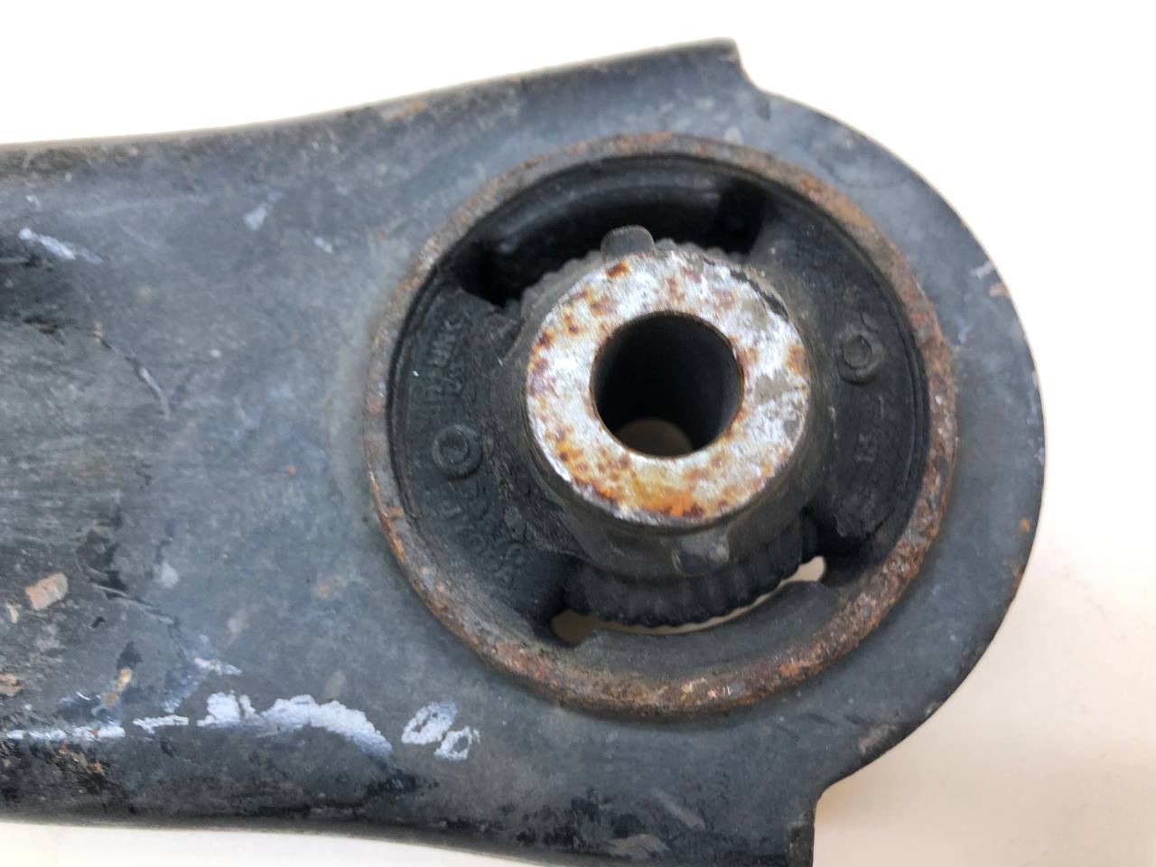 Рычаг передний правый Renault Koleos (HY) 2008-2016