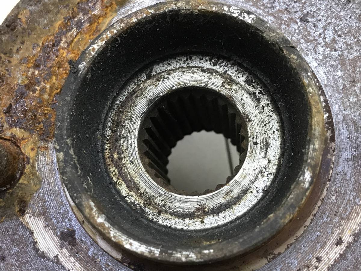 Кулак поворотный передний правый Nissan Pulsar (N15) 1995-2000