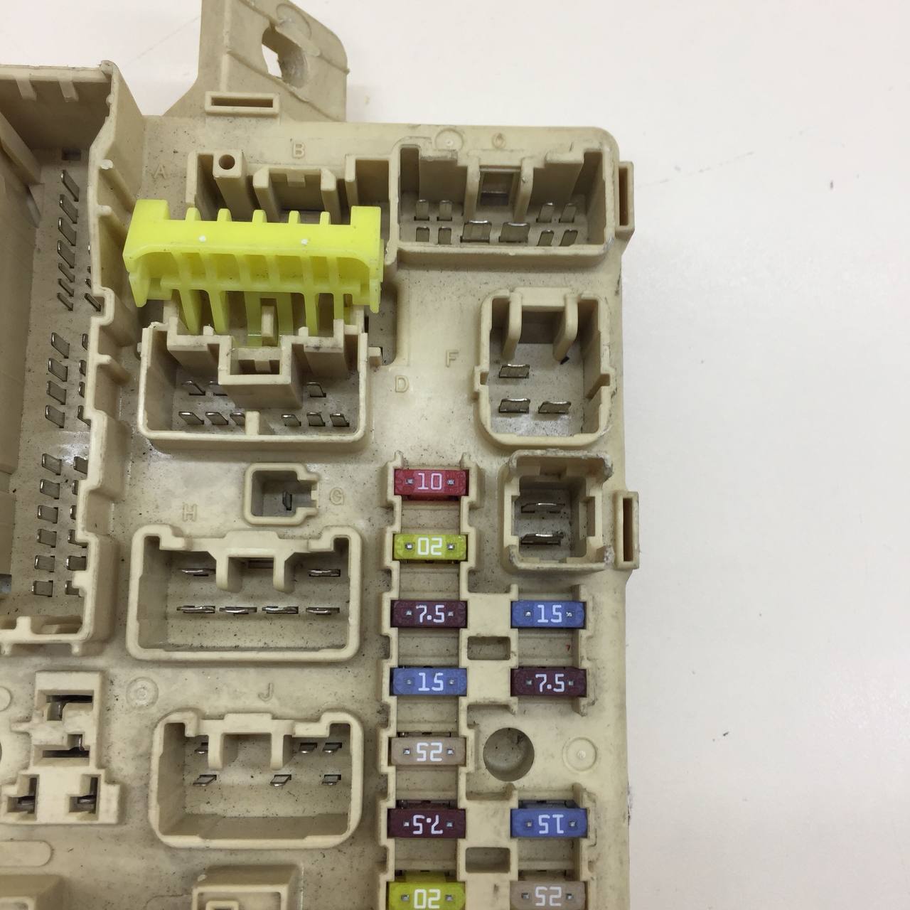 Блок предохранителей Toyota Avensis (T250) 2003-2009