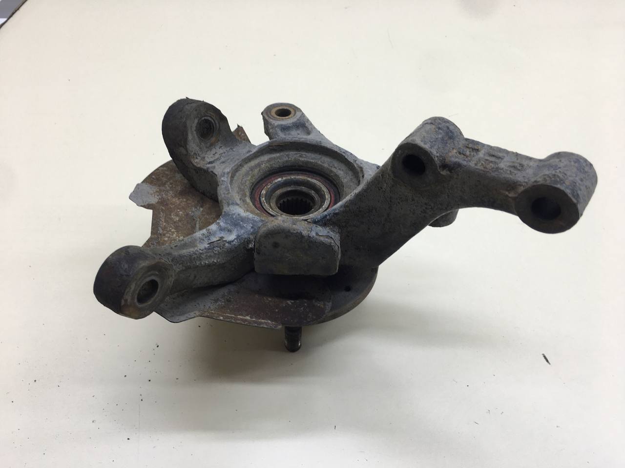 Кулак поворотный передний правый Chevrolet Aveo T250 2005-2011