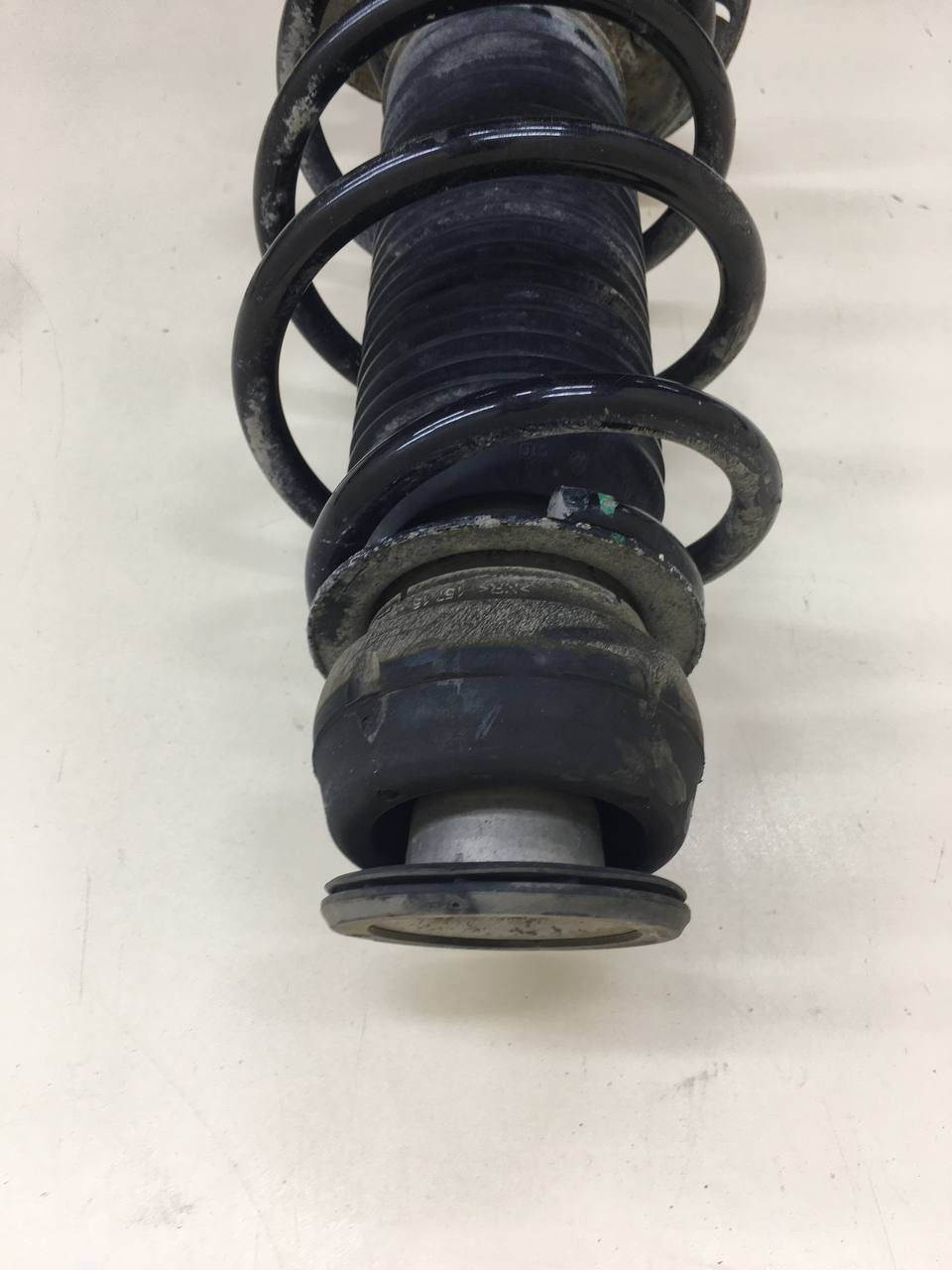 Амортизатор передний Volkswagen Polo (MK5) 2011-2020