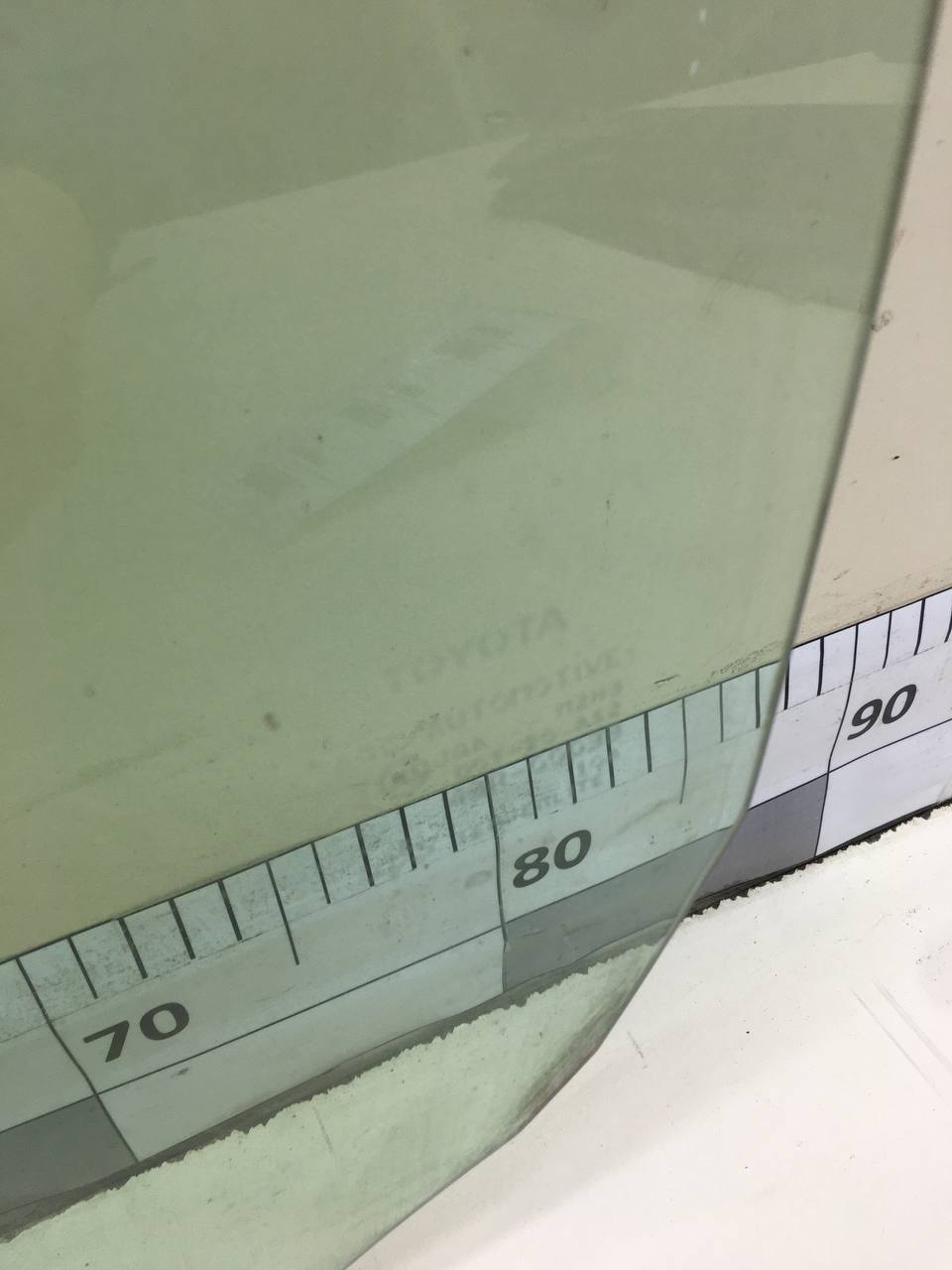 Стекло двери передней левой Toyota Auris (E150) 2006-2012