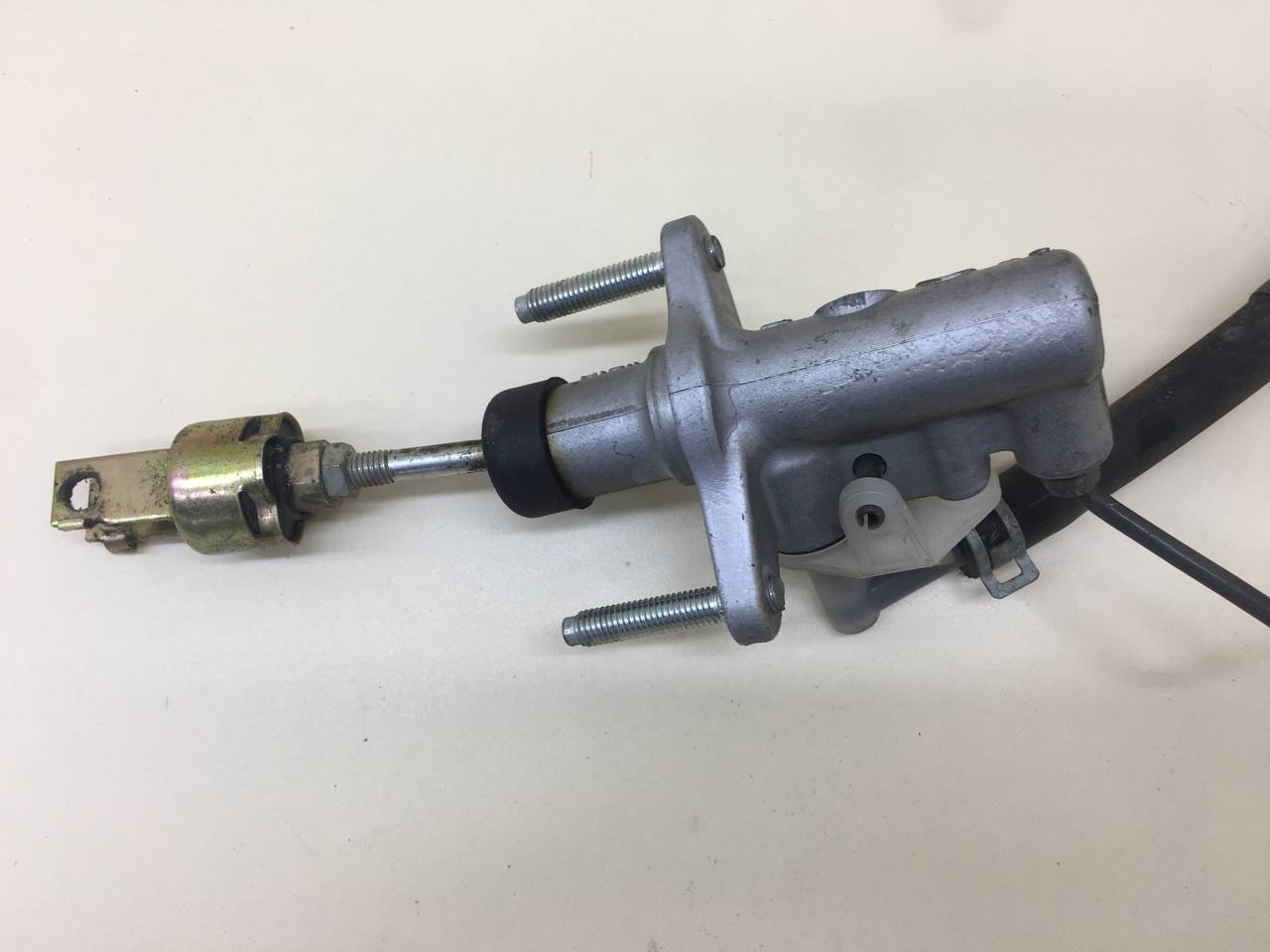 Цилиндр сцепления главный Toyota Camry (XV30) 2001-2006