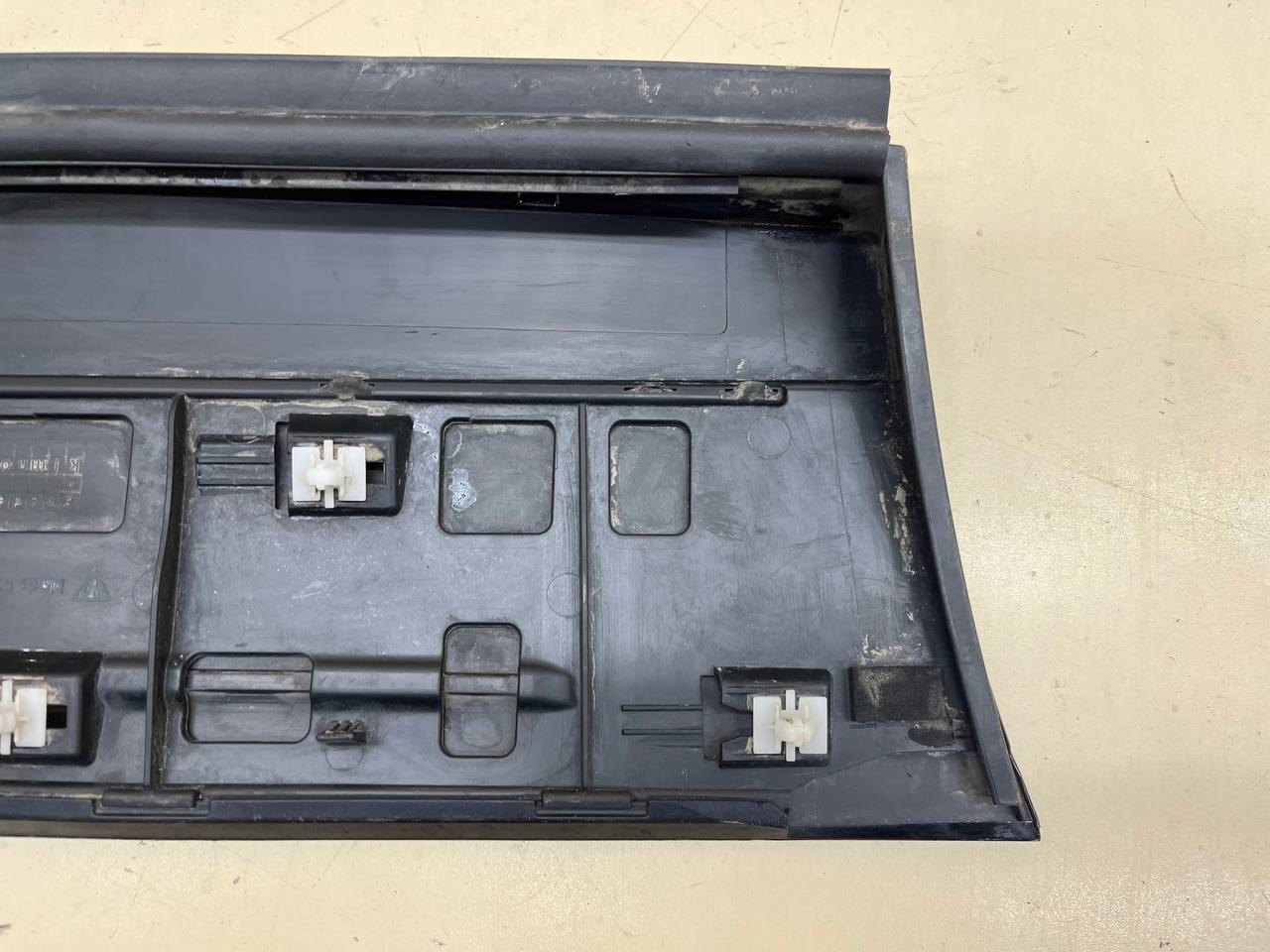 Накладка двери задней левой Porsche Cayenne 2010-2017