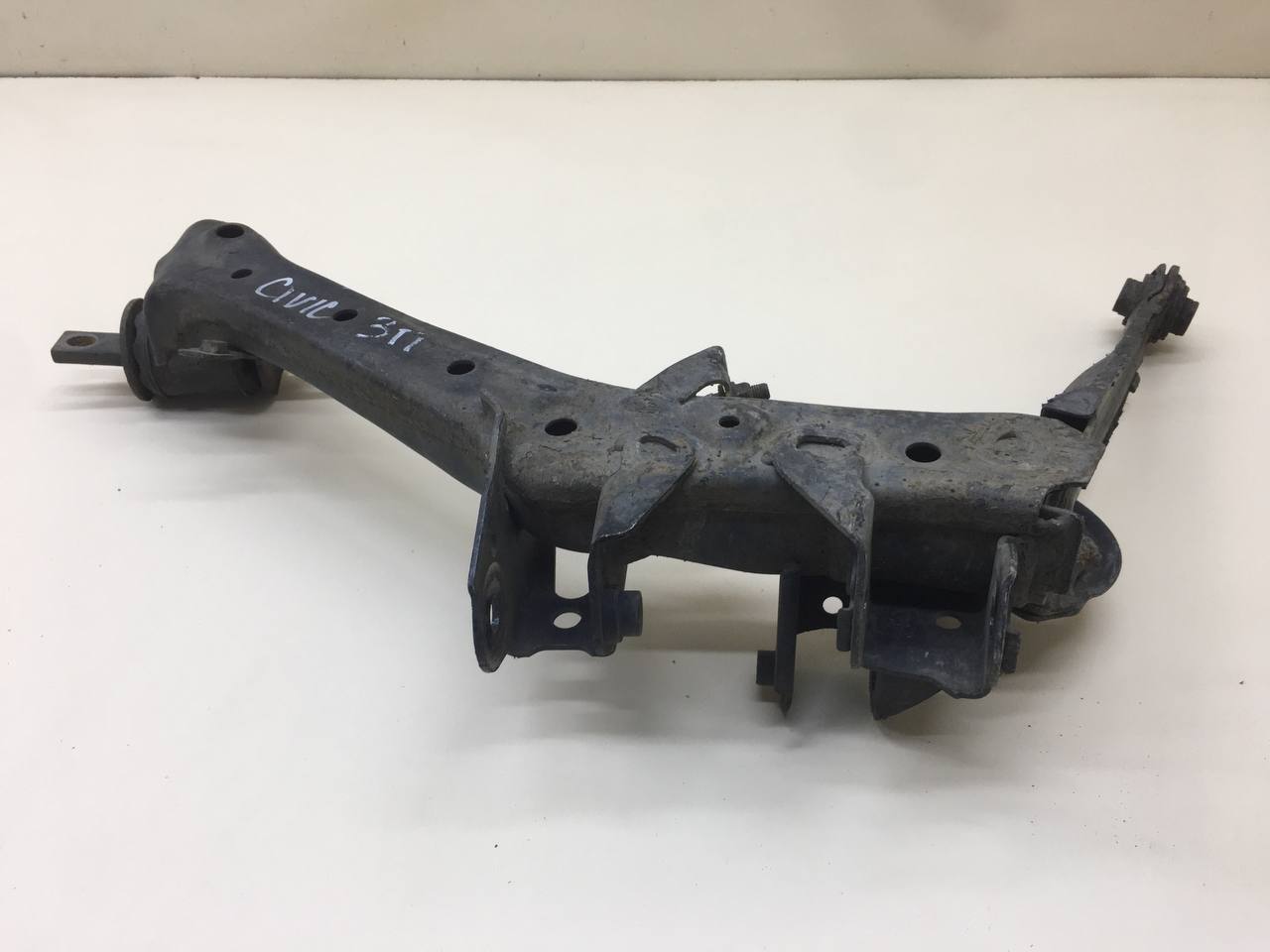 Рычаг задний нижний правый Honda Civic 4D 2006-2012