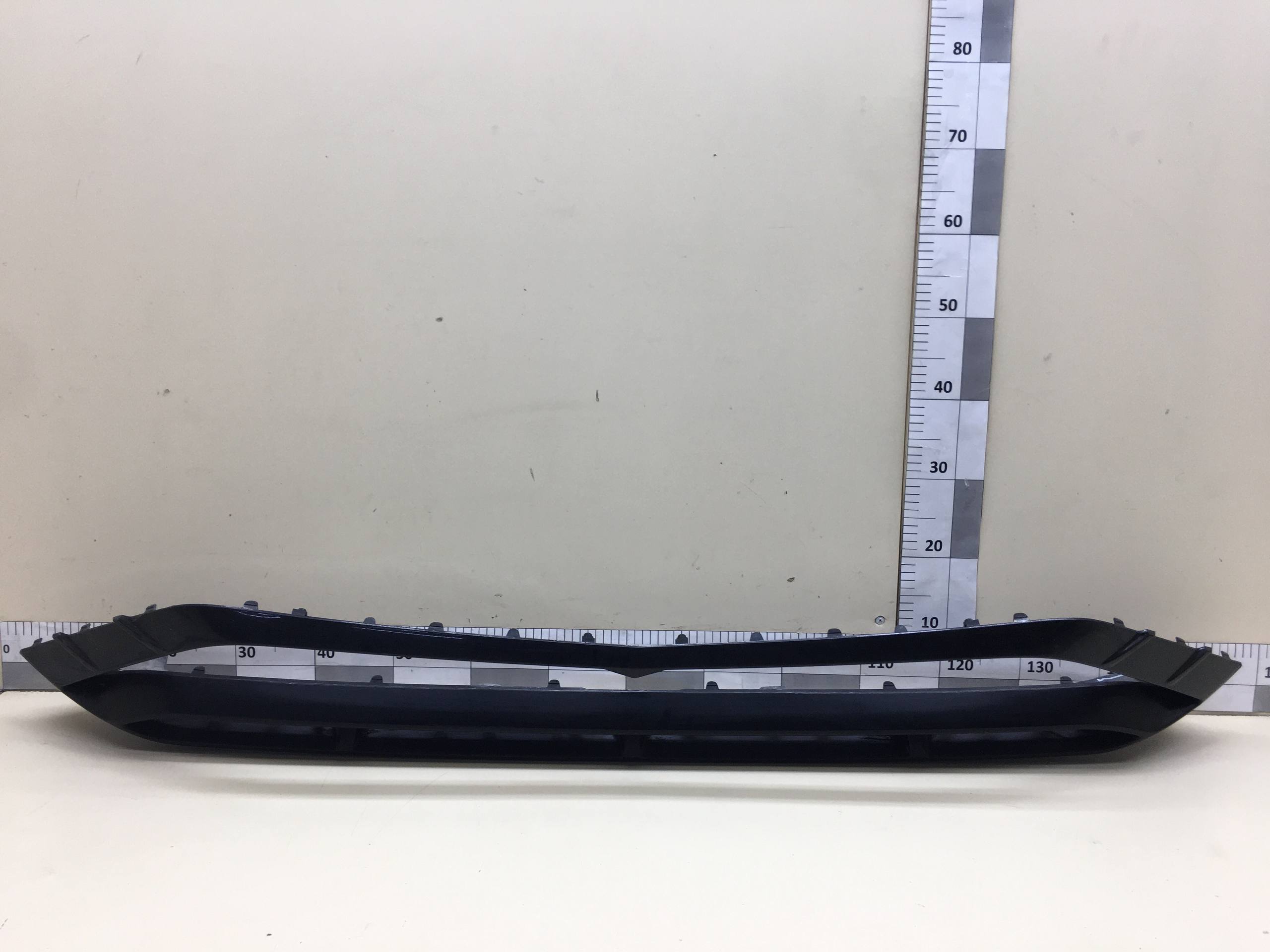 Накладка переднего бампера центральная Genesis G70 2017-2022