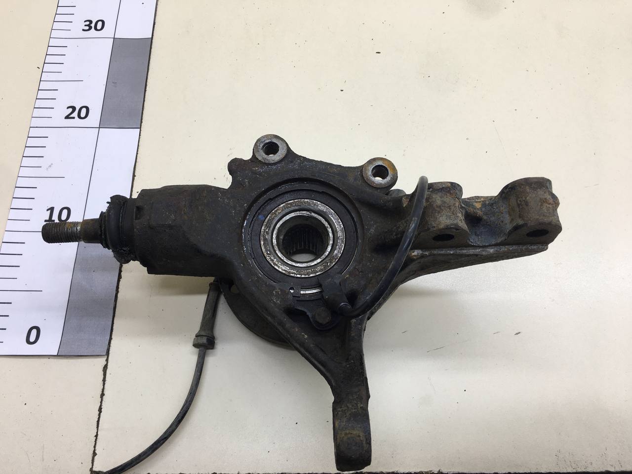 Кулак поворотный передний правый Peugeot 308 2007>