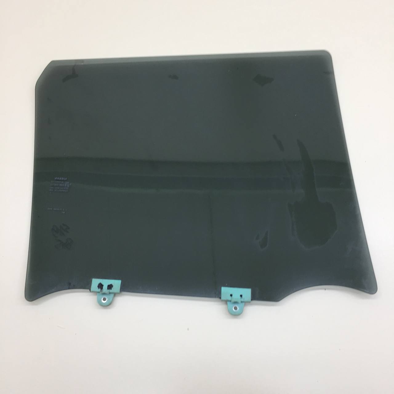 Стекло двери задней левой Nissan Juke (YF15) 2011-2020