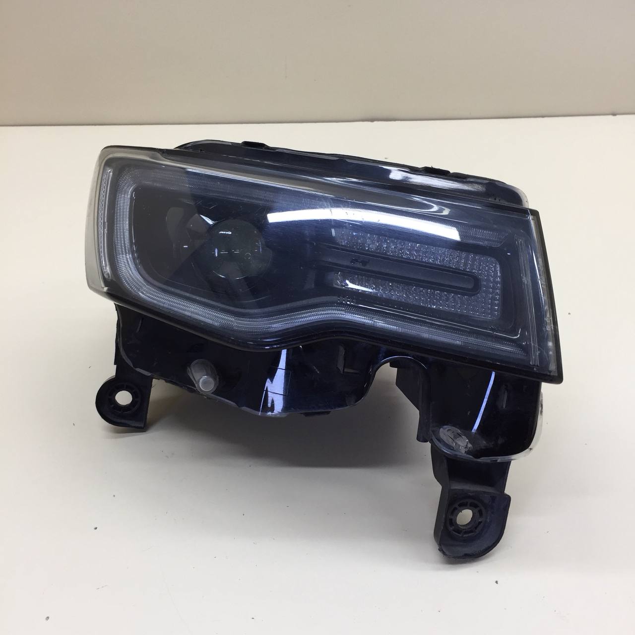 Фара правая Jeep Grand Cherokee (WK2) 2010>