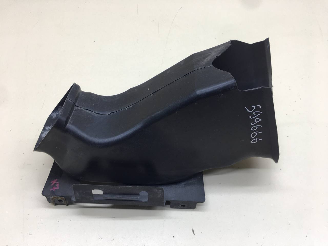 Воздуховод BMW 3-series E46 1998-2005