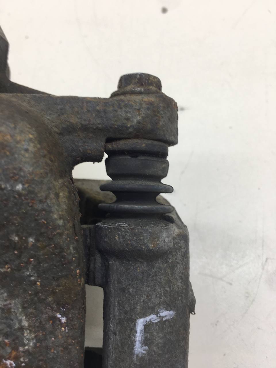 Суппорт передний левый Citroen C4 2005-2011