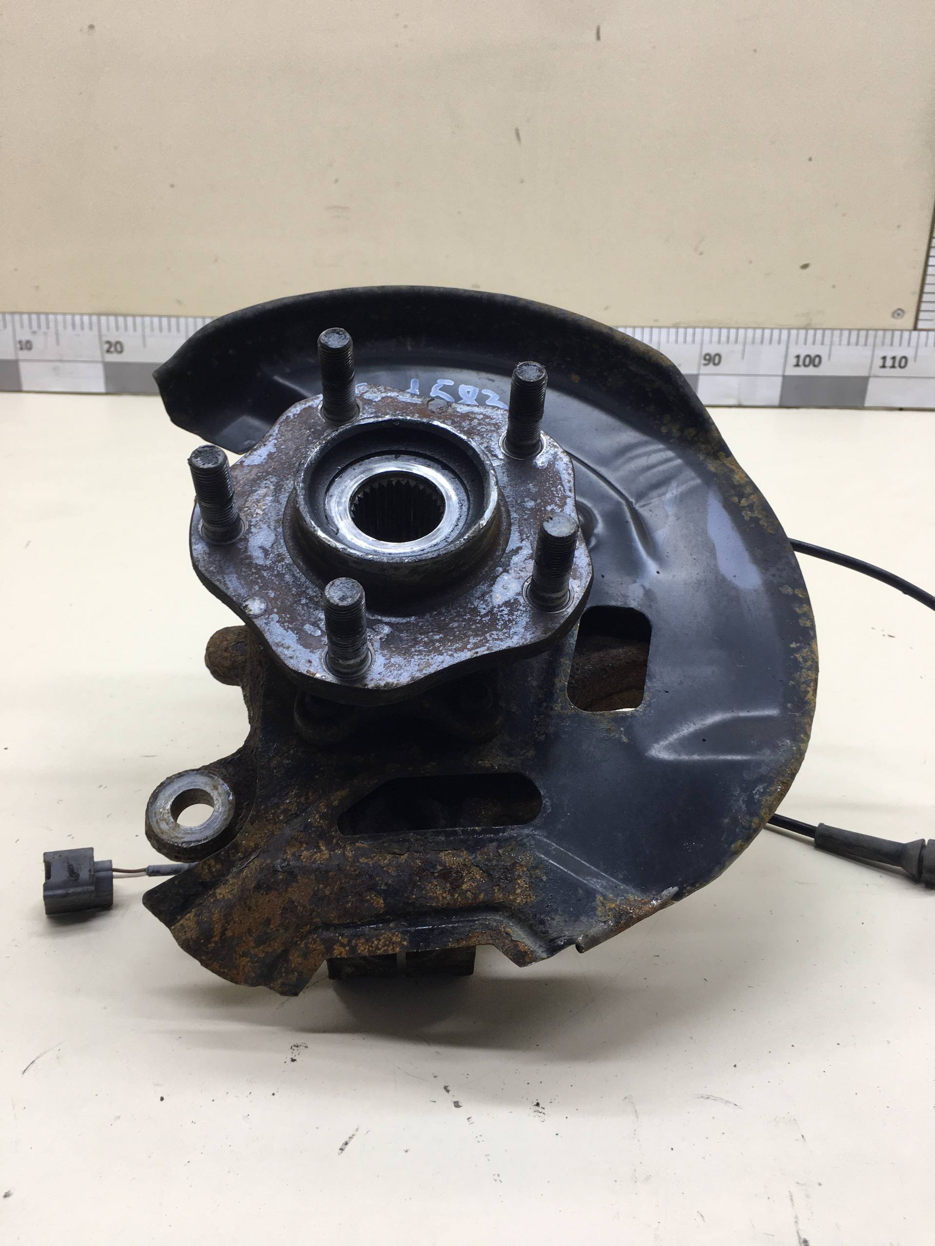 Кулак поворотный передний левый Nissan Qashqai (J11) 2014>