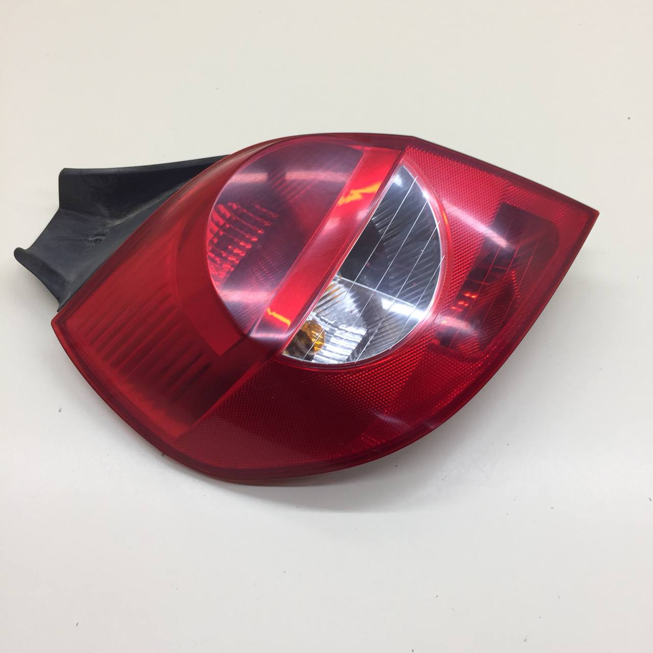 Фонарь задний левый Renault Clio (3) 2005-2012