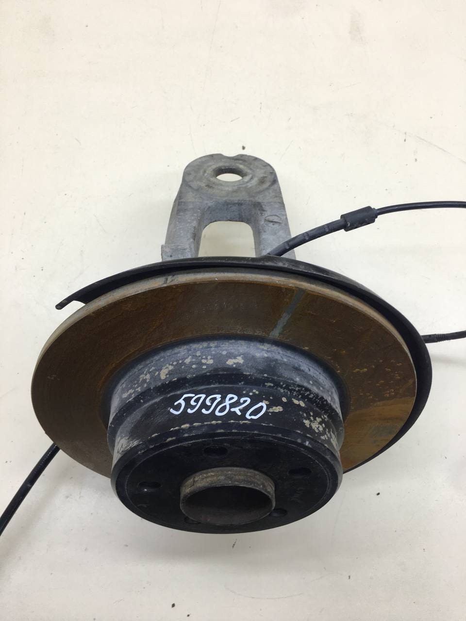 Кулак поворотный задний правый BMW X5 E53 2000-2007