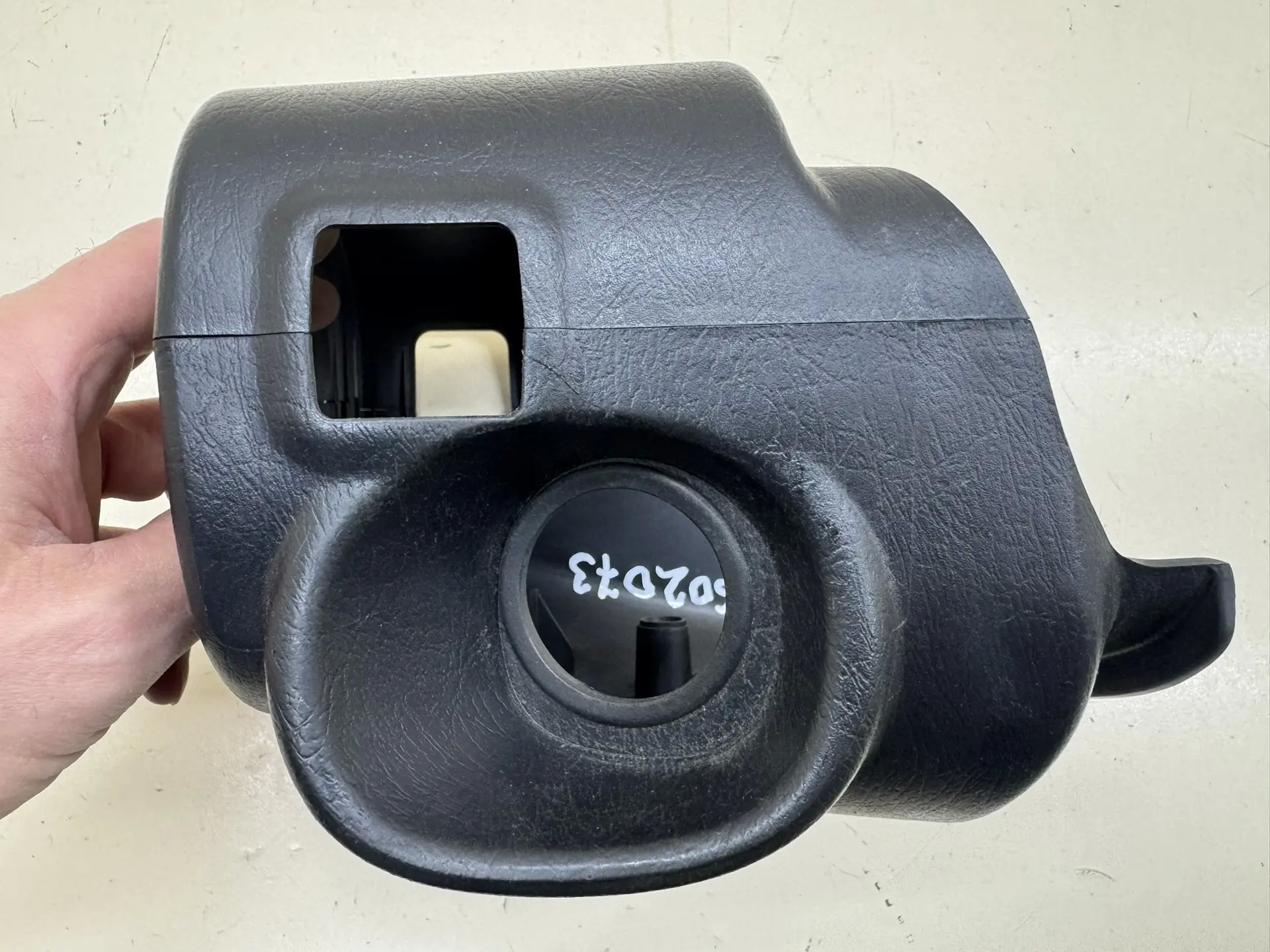 Кожух рулевой колонки Kia Spectra (SD) 2004-2011