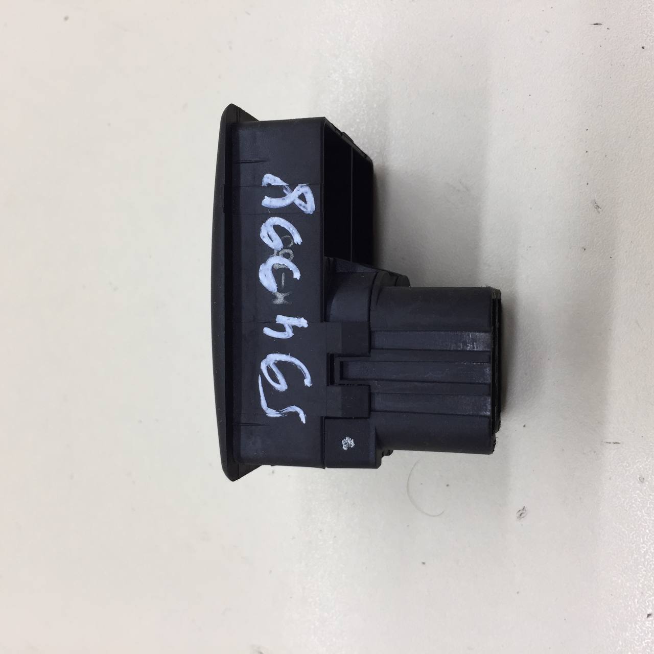 Блок управления стеклоподъемниками Lada Granta 2011>