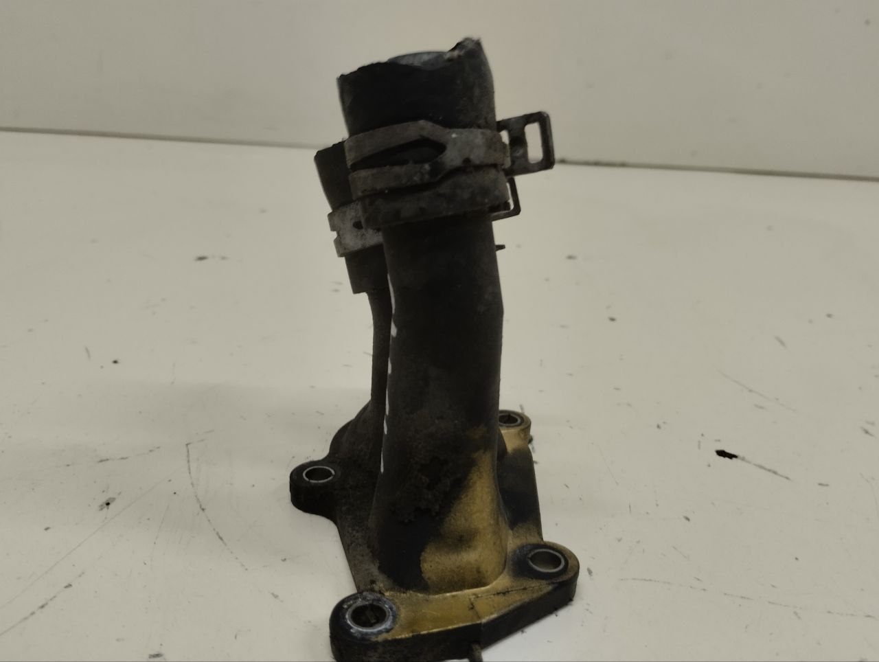 Крышка термостата Ford Focus 3 2011>