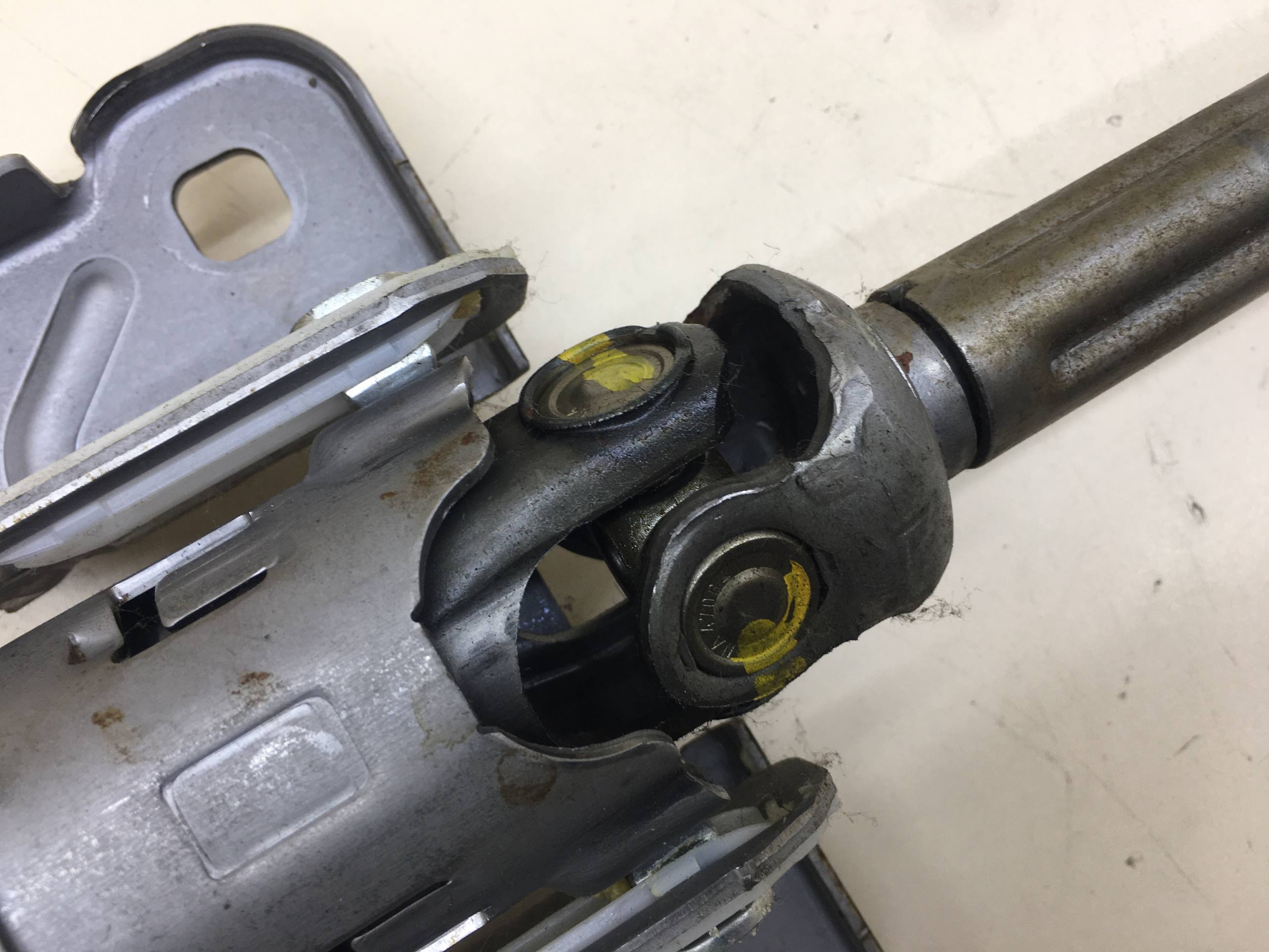 Колонка рулевая Peugeot 208 2012>