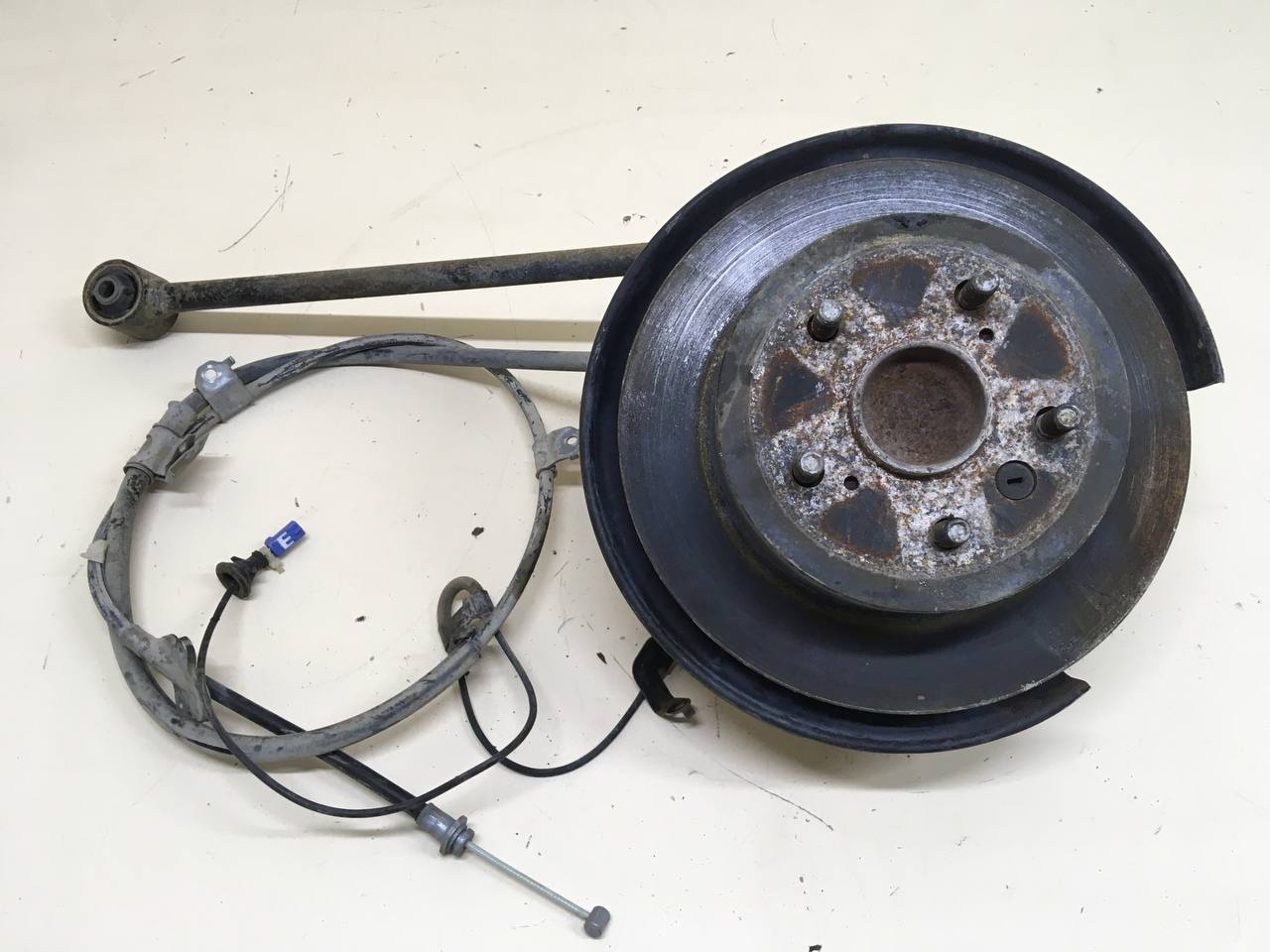 Кулак поворотный задний правый Toyota Camry (XV50) 2011-2017