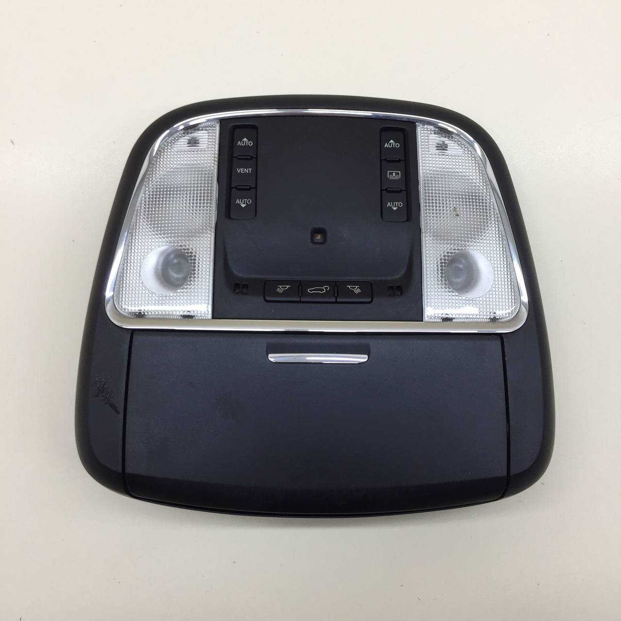 Плафон салонный Jeep Grand Cherokee (WK2) 2010>