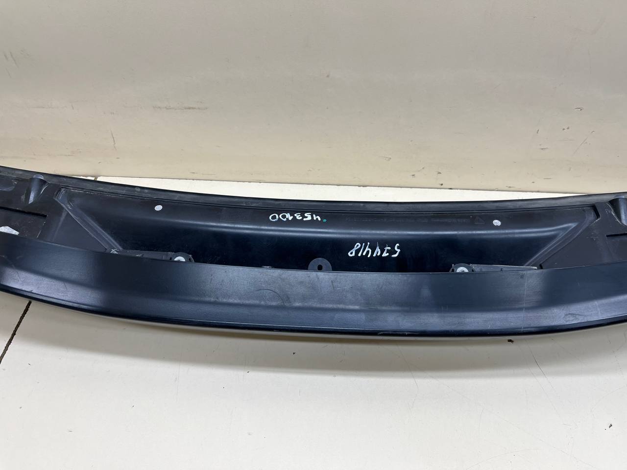 Спойлер (дефлектор) крышки багажника Porsche Cayenne 2010-2017