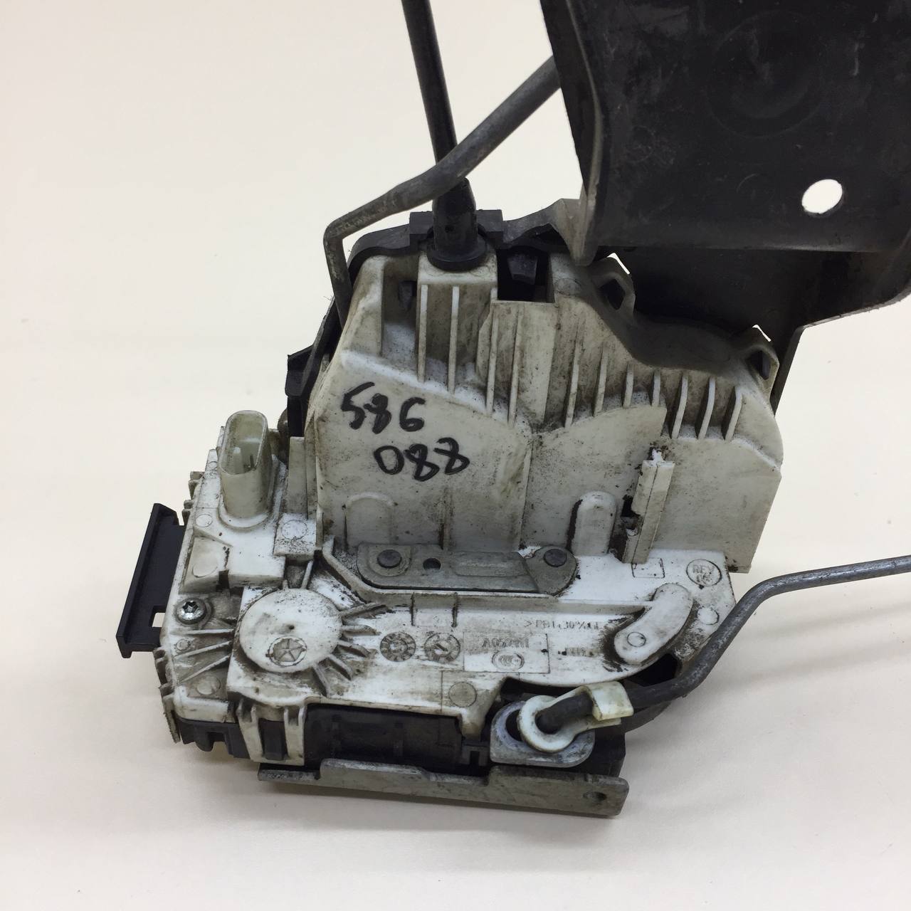 Замок двери передней правой Jeep Grand Cherokee (WK2) 2010>