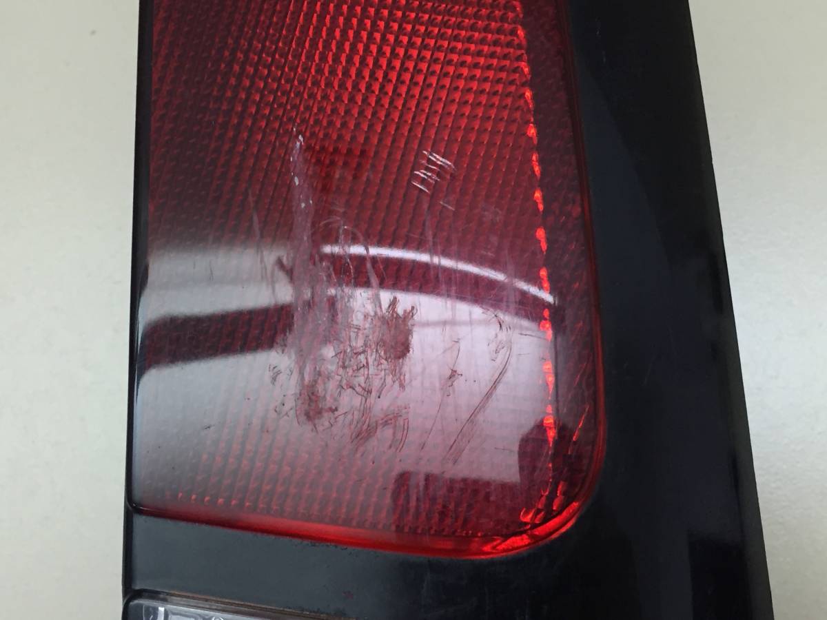 Фонарь задний правый Nissan Cube (Z10) 1998-2002