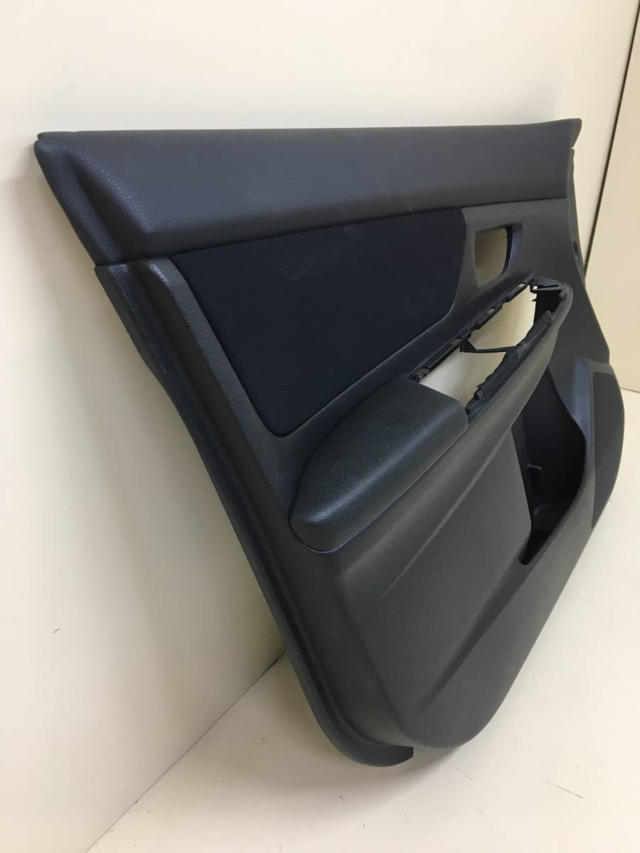 Обшивка двери передней левой Subaru XV (G33,G43) 2011-2017