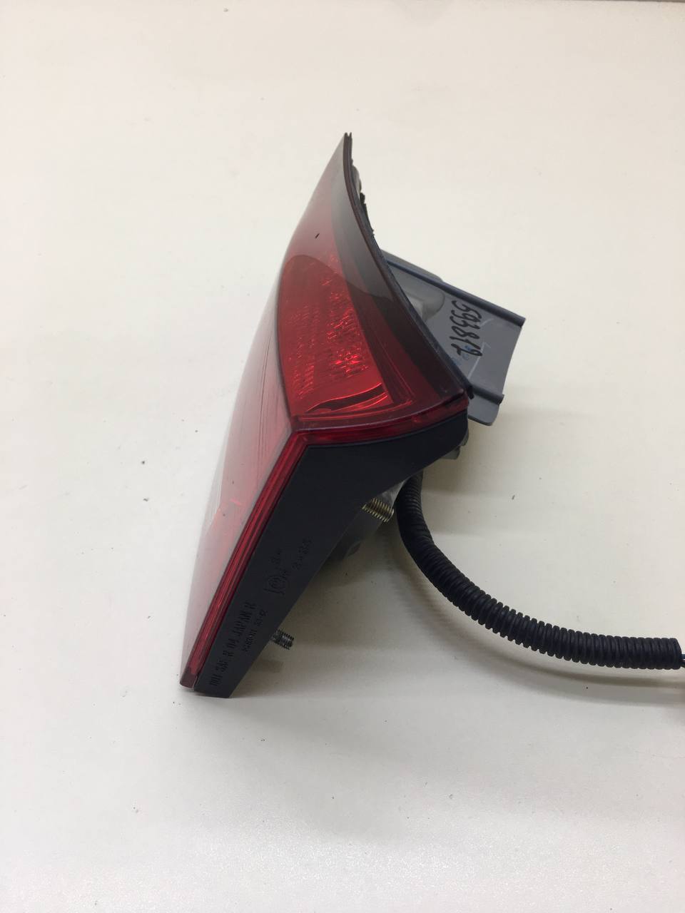 Фонарь задний внутренний правый Lexus IS 250/350 2005-2013