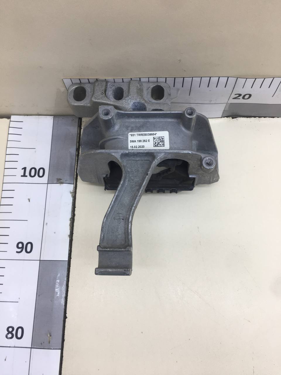 Опора двигателя Skoda Octavia (A7) 2013>