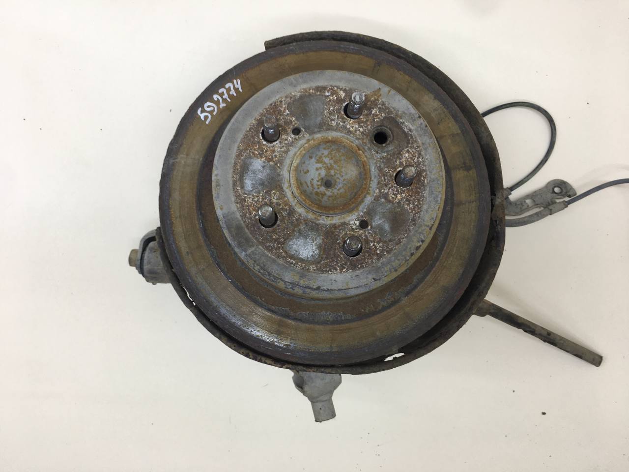 Кулак поворотный задний правый Toyota Camry (XV30) 2001-2006