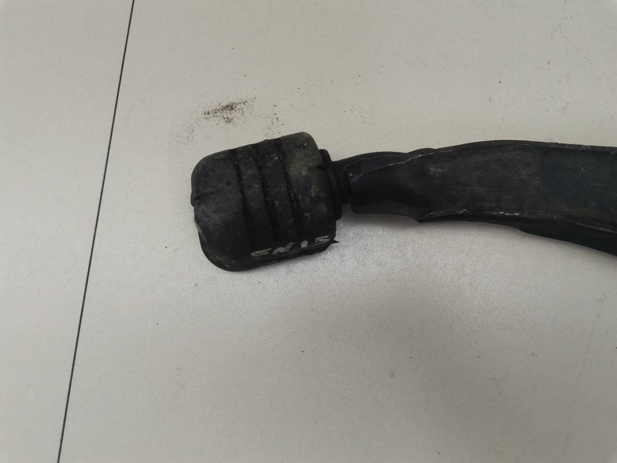 Рычаг передний правый Nissan Almera (N15) 1995-2000