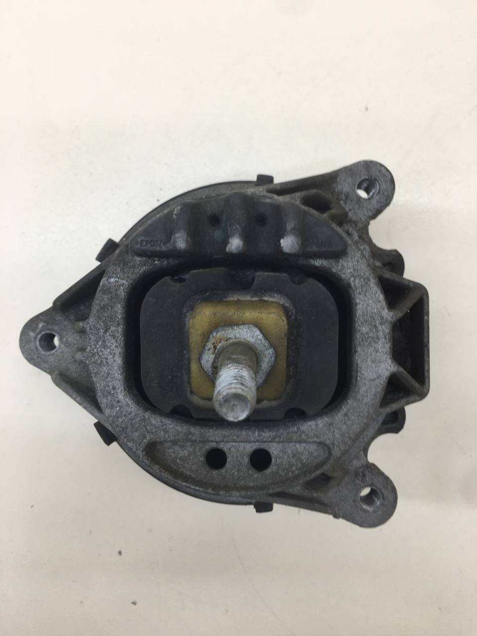 Опора двигателя передняя BMW 3-series F30/F31 2011>