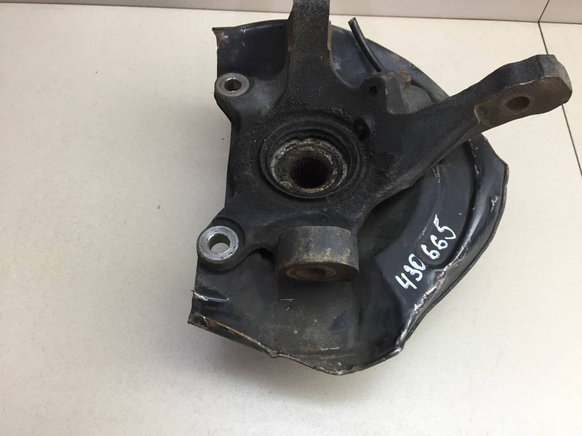 Кулак поворотный передний правый Mitsubishi Colt (CA0) 1992-1996