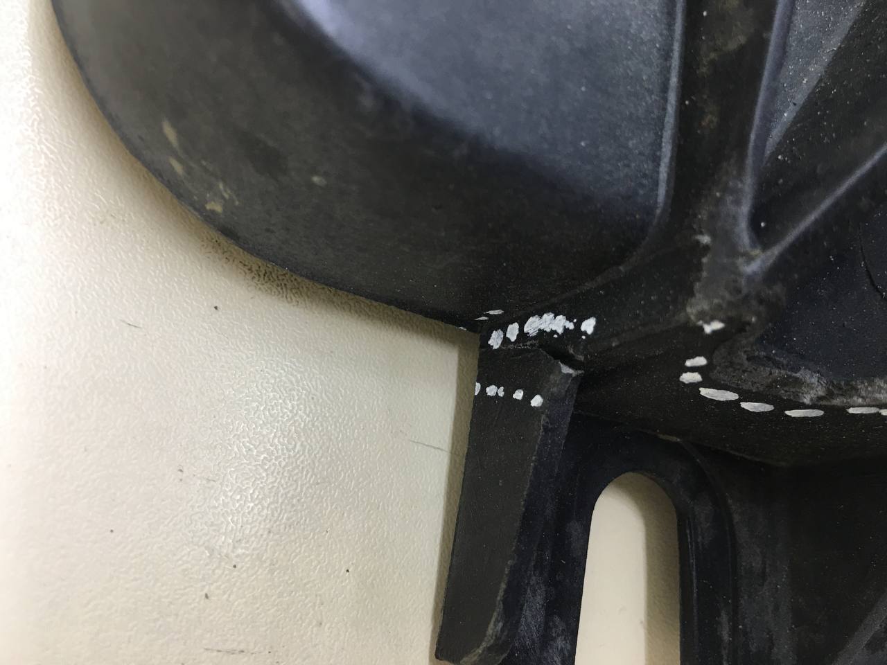 Диффузор вентилятора Lada Priora 2007-2018