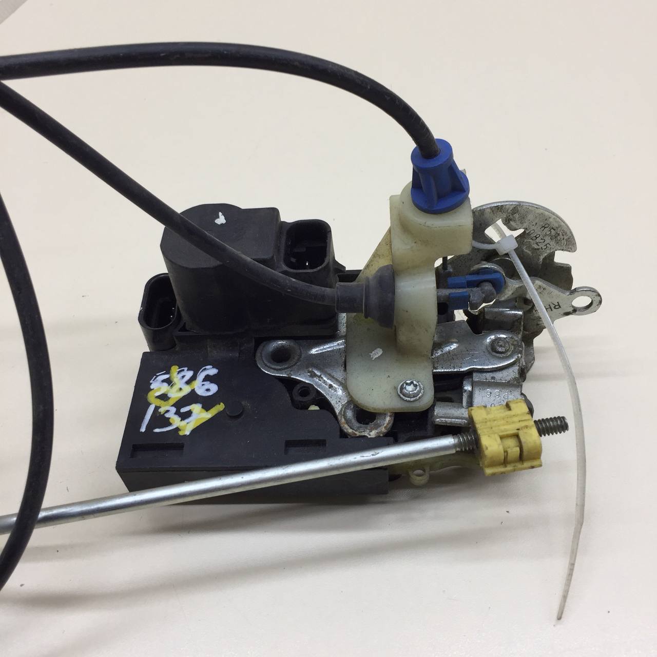 Замок двери передней правой Chery Tiggo 3 2014-2020