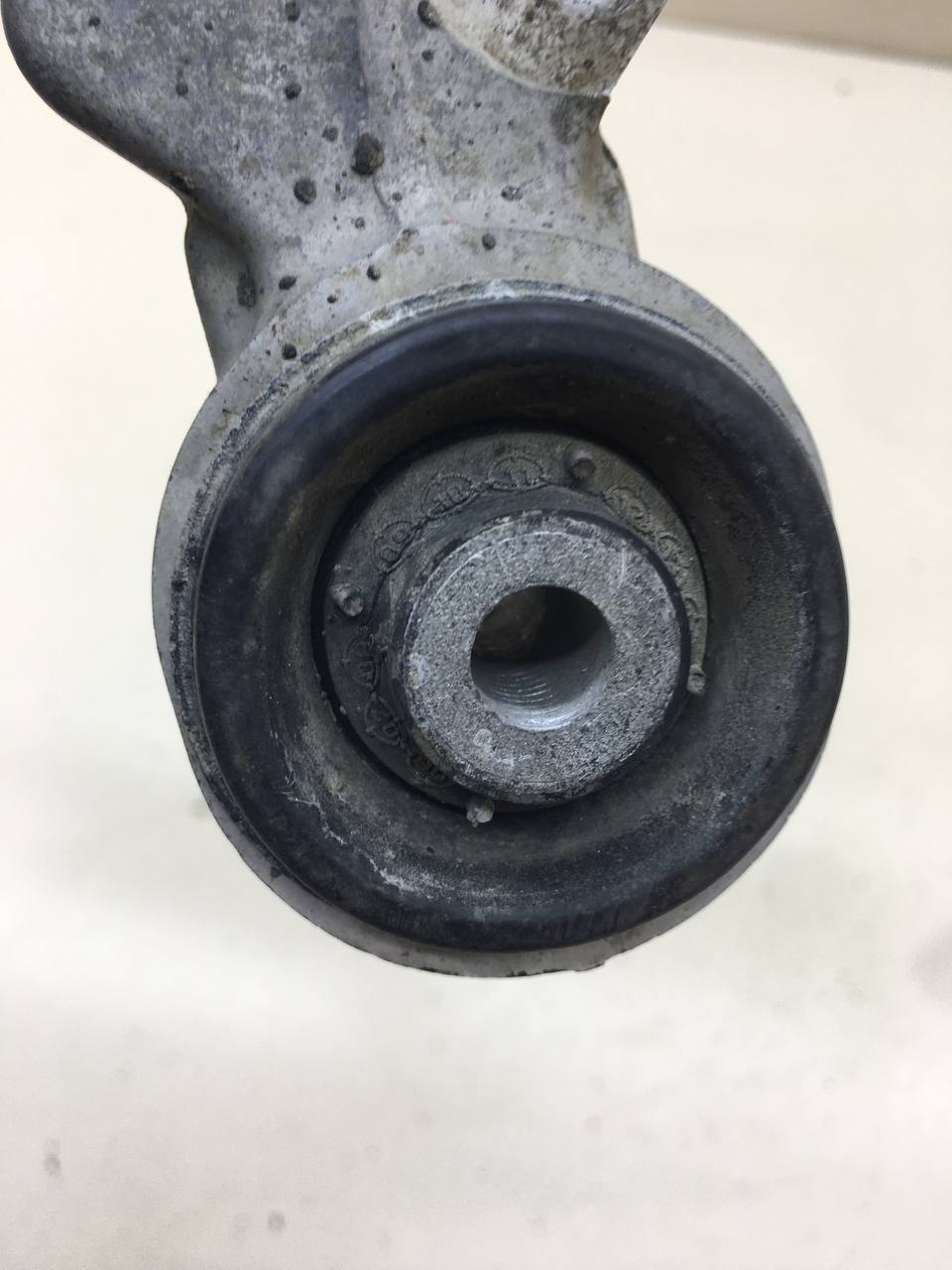 Рычаг передний верхний левый BMW X6 F16/F86 2014-2020