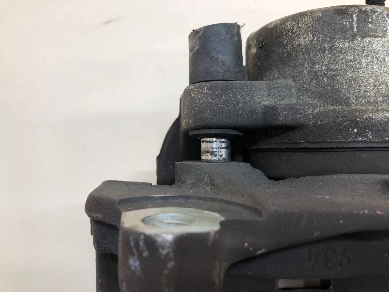 Суппорт передний правый Ford Mondeo 4 2007-2015