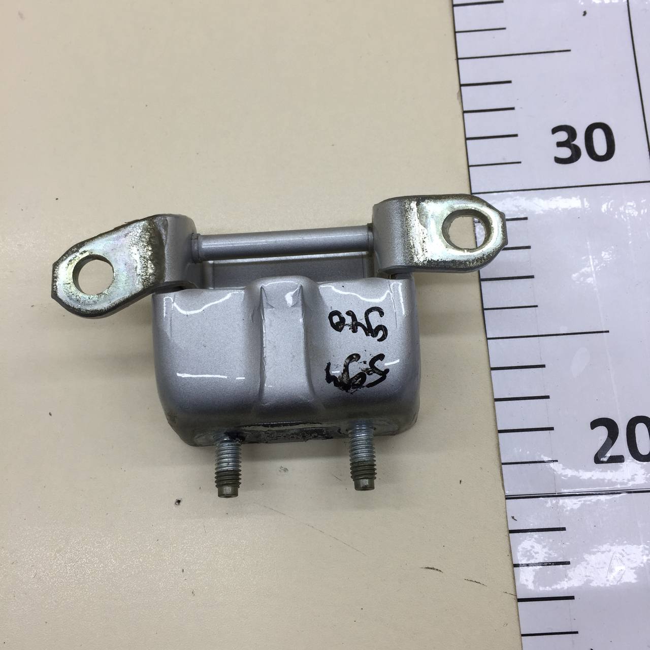 Петля двери задней правой верхняя Nissan Maxima (a36) 2015-2023