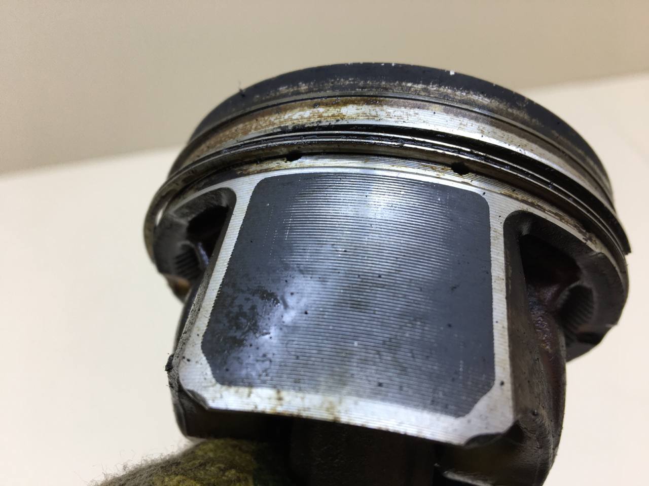 Поршень с шатуном Volkswagen Passat B7 2011-2015