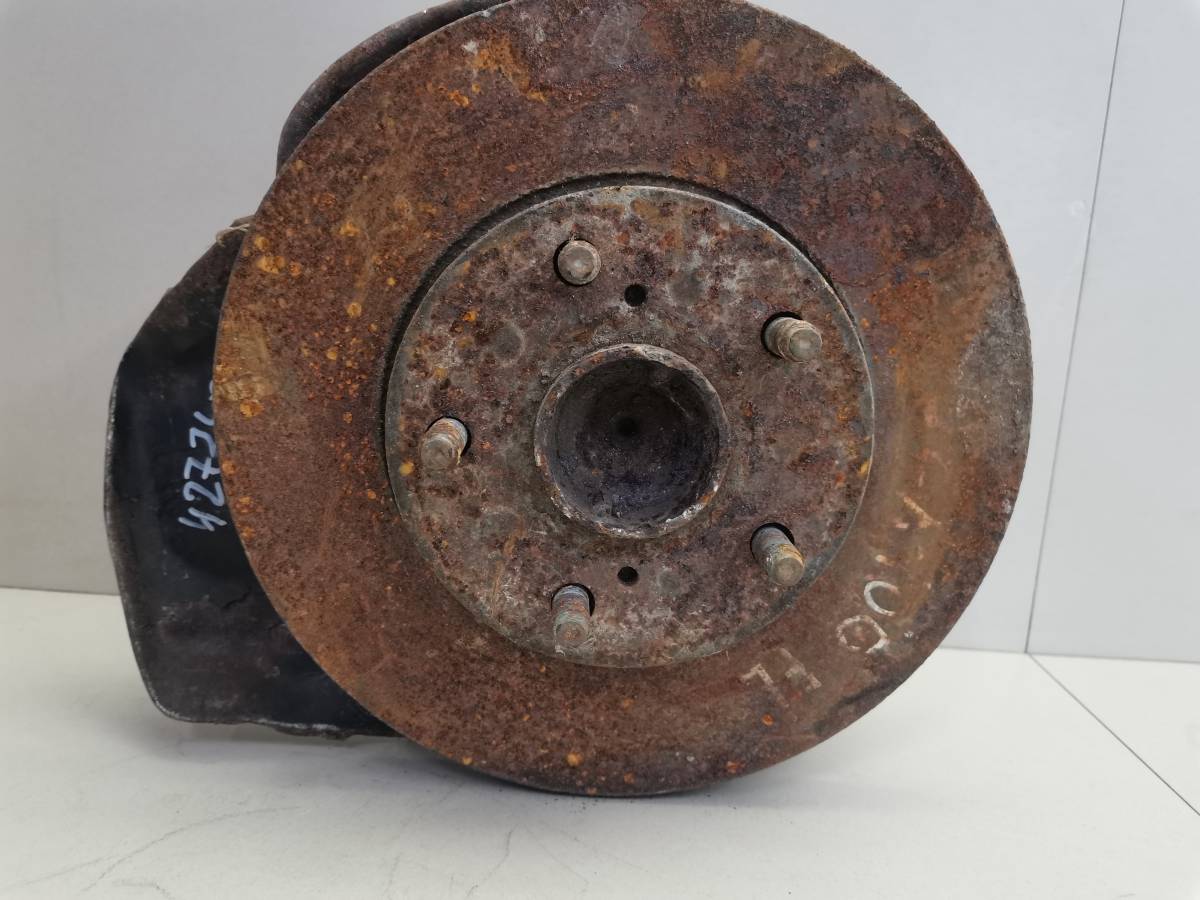 Кулак поворотный передний левый Toyota Crown (S170) 1999-2003