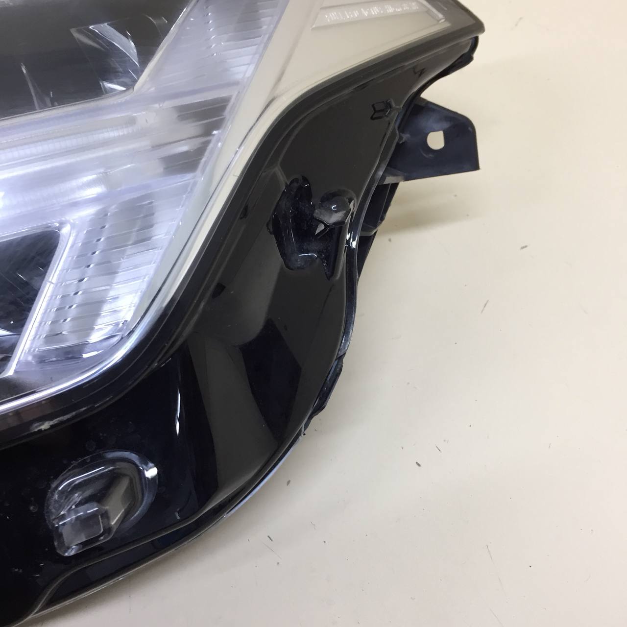 Фара левая Volvo XC90 2015>