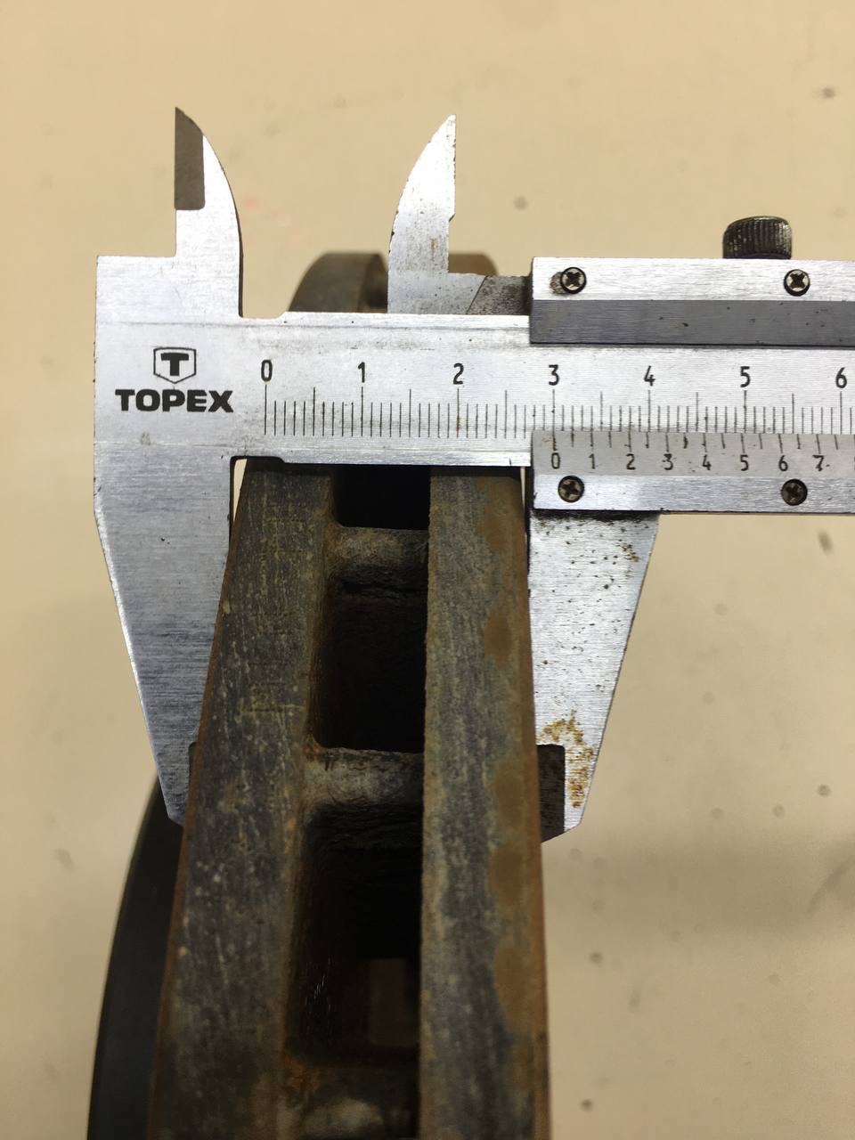 Диск тормозной передний BMW X5 E53 2000-2007