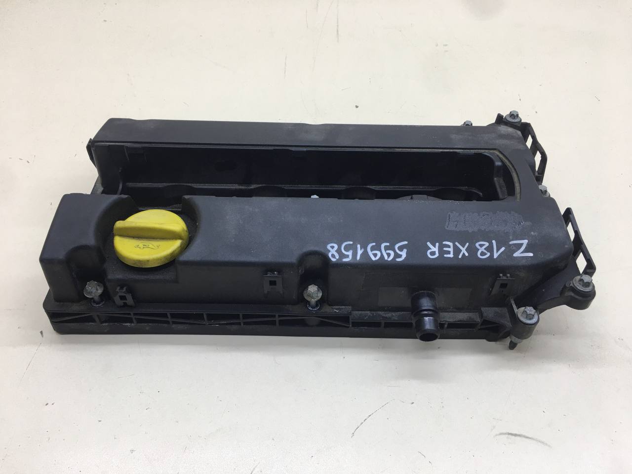 Крышка головки блока (клапанная) Chevrolet Cruze (J300) 2009-2016