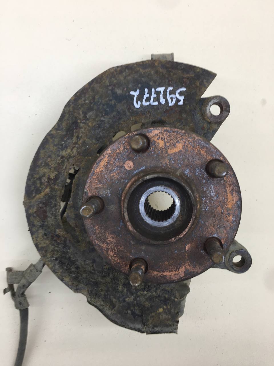 Кулак поворотный передний правый Toyota Camry (XV30) 2001-2006