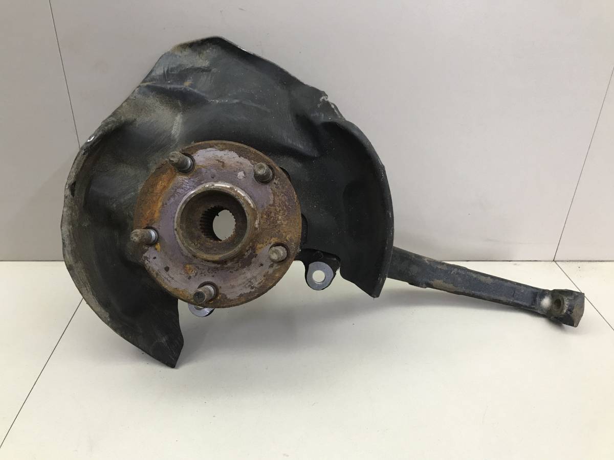 Кулак поворотный передний левый Toyota Crown (S170) 1999-2003