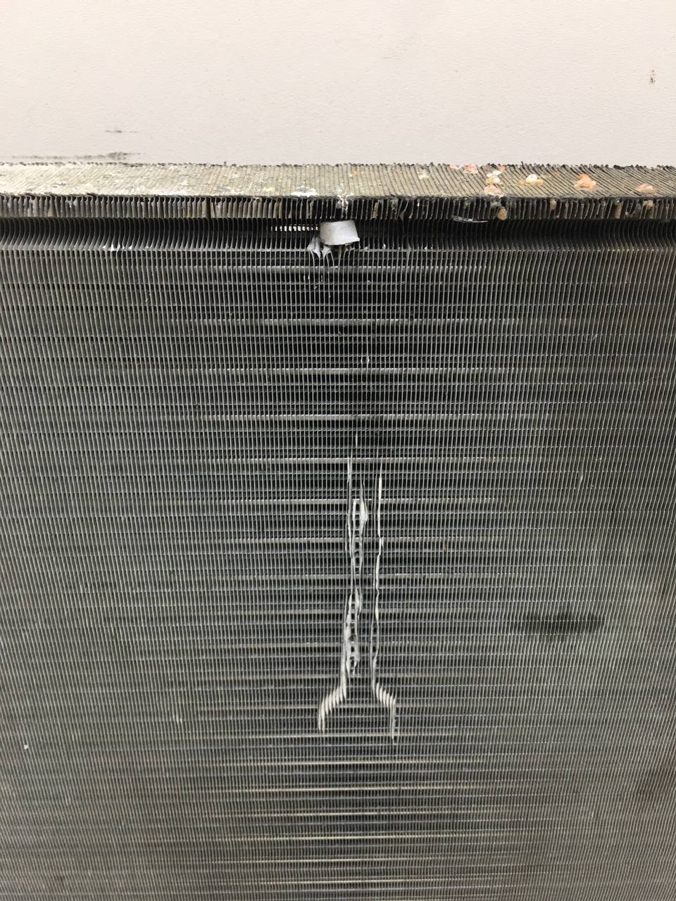 Радиатор охлаждения двигателя Volkswagen Passat B7 2011-2015